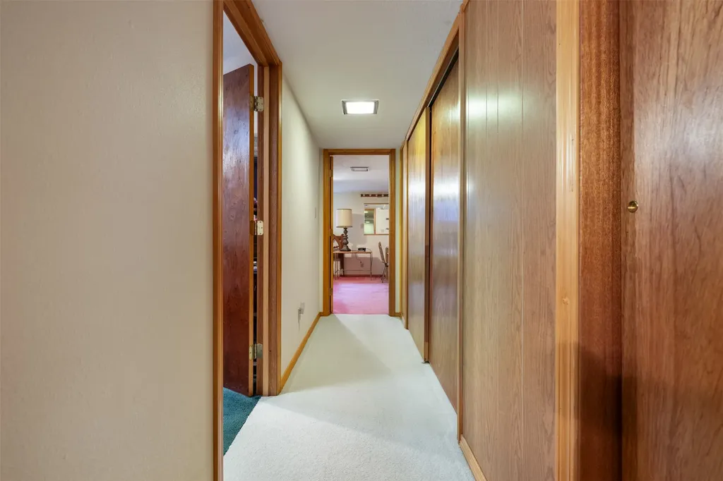 2818 Elizabeth Warren Avenue Butte MT 59701