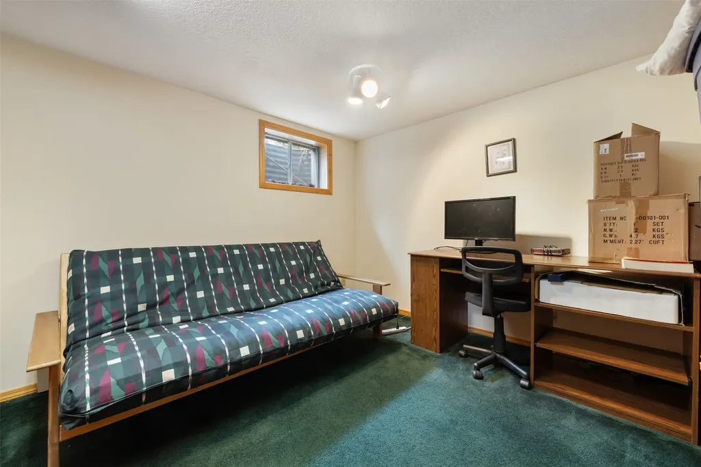 2818 Elizabeth Warren Avenue Butte MT 59701