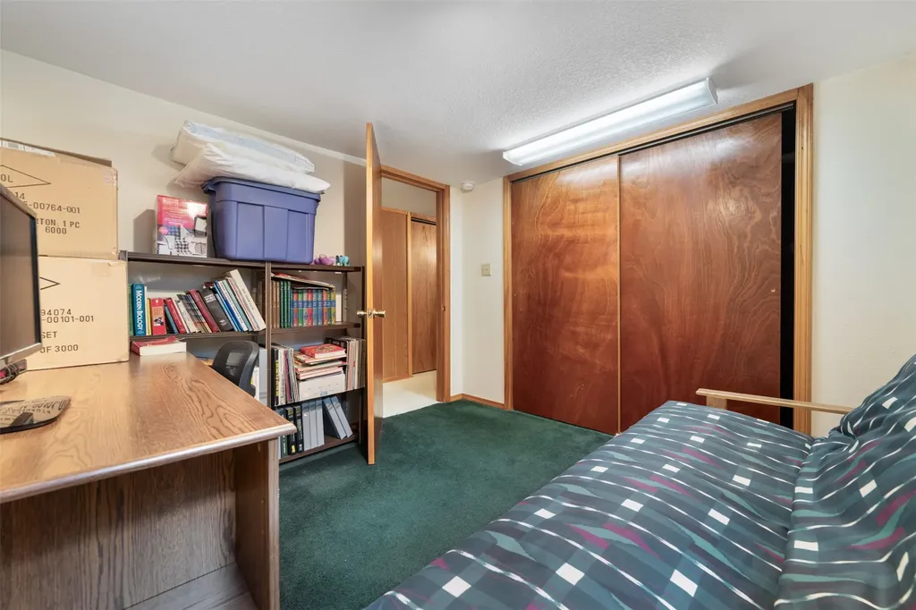 2818 Elizabeth Warren Avenue Butte MT 59701