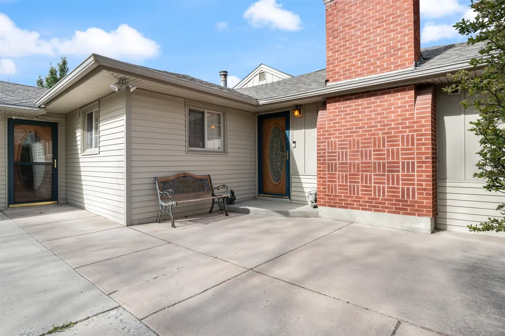 2818 Elizabeth Warren Avenue Butte MT 59701