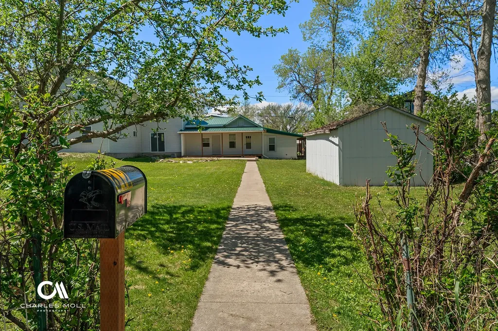 812 N Ewing Street Helena MT 59601