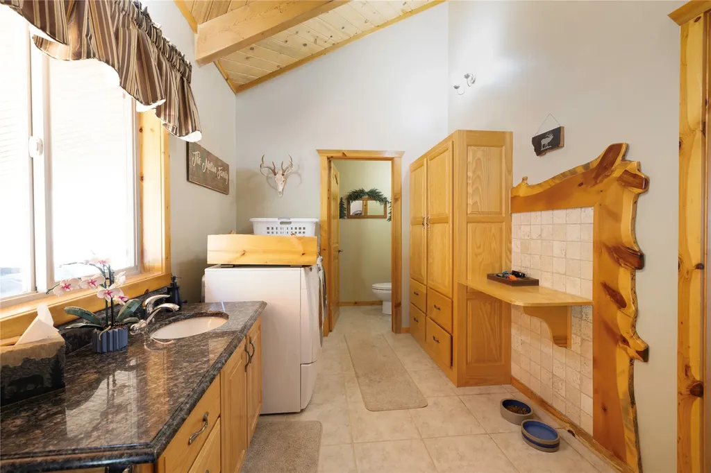 247 Deer Path Lane Rexford MT 59930