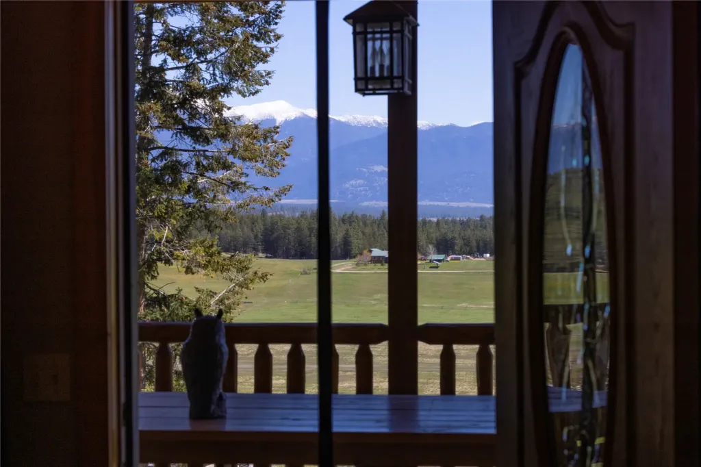 247 Deer Path Lane Rexford MT 59930
