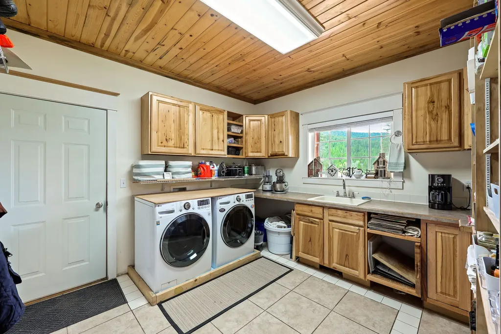193 Bales Creek Trail Kila MT 59920