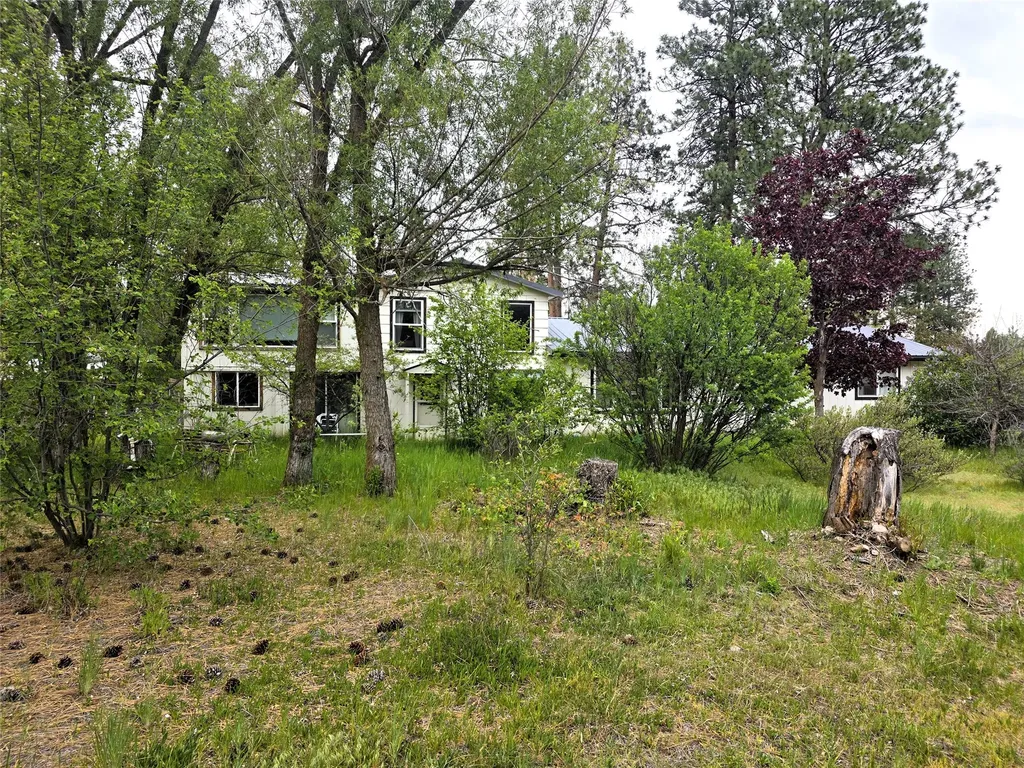 2037 Middle Bear Creek Road Victor MT 59875
