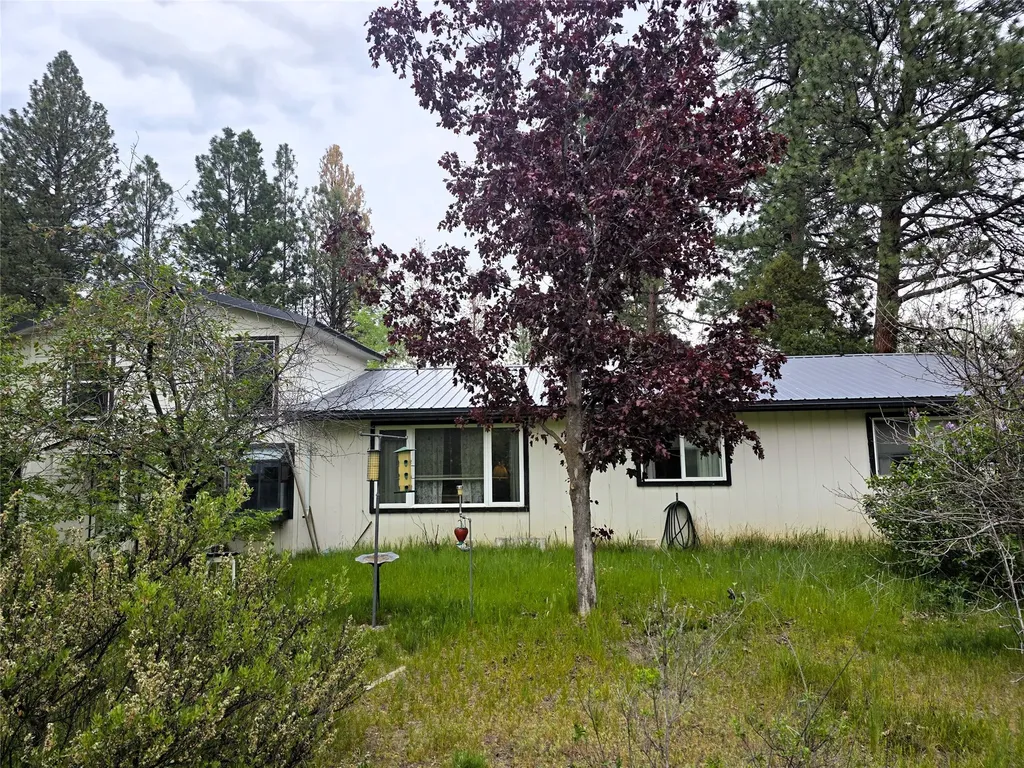 2037 Middle Bear Creek Road Victor MT 59875