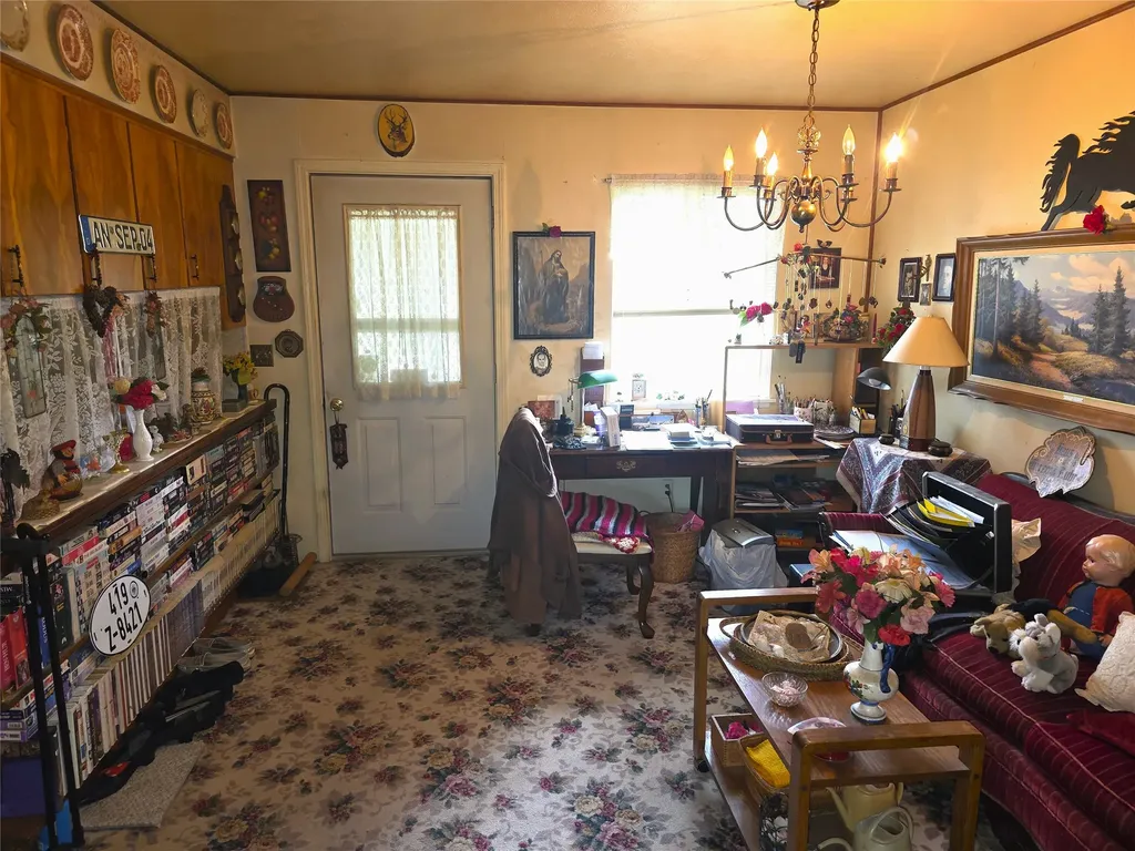 2037 Middle Bear Creek Road Victor MT 59875