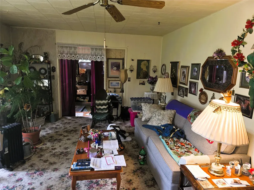2037 Middle Bear Creek Road Victor MT 59875