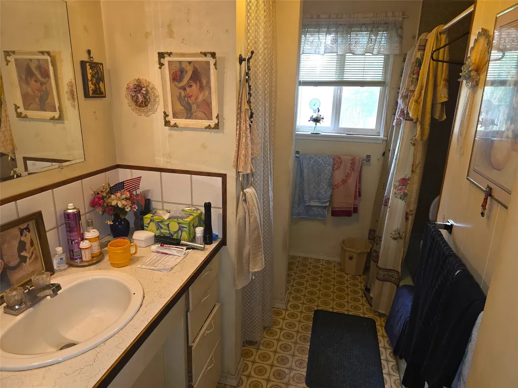 2037 Middle Bear Creek Road Victor MT 59875