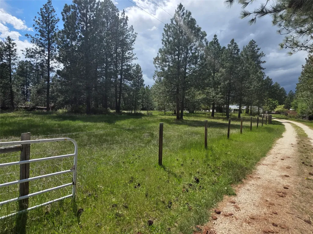 2037 Middle Bear Creek Road Victor MT 59875