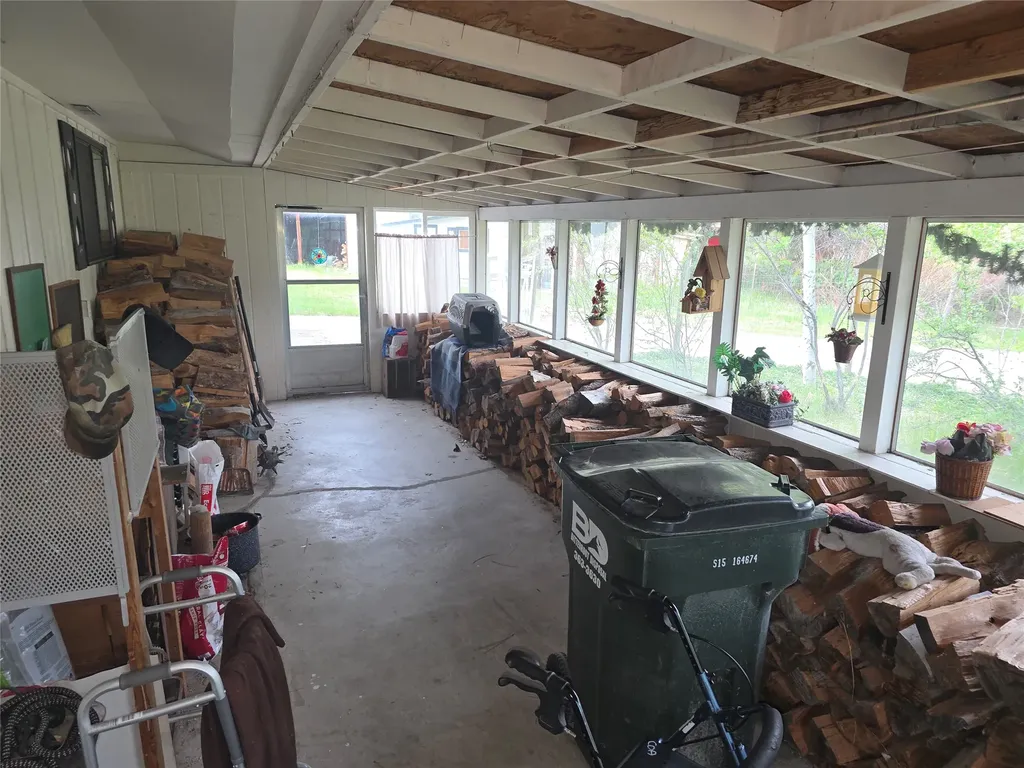 2037 Middle Bear Creek Road Victor MT 59875