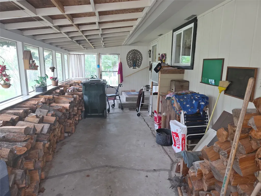 2037 Middle Bear Creek Road Victor MT 59875