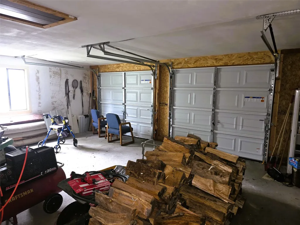 2037 Middle Bear Creek Road Victor MT 59875