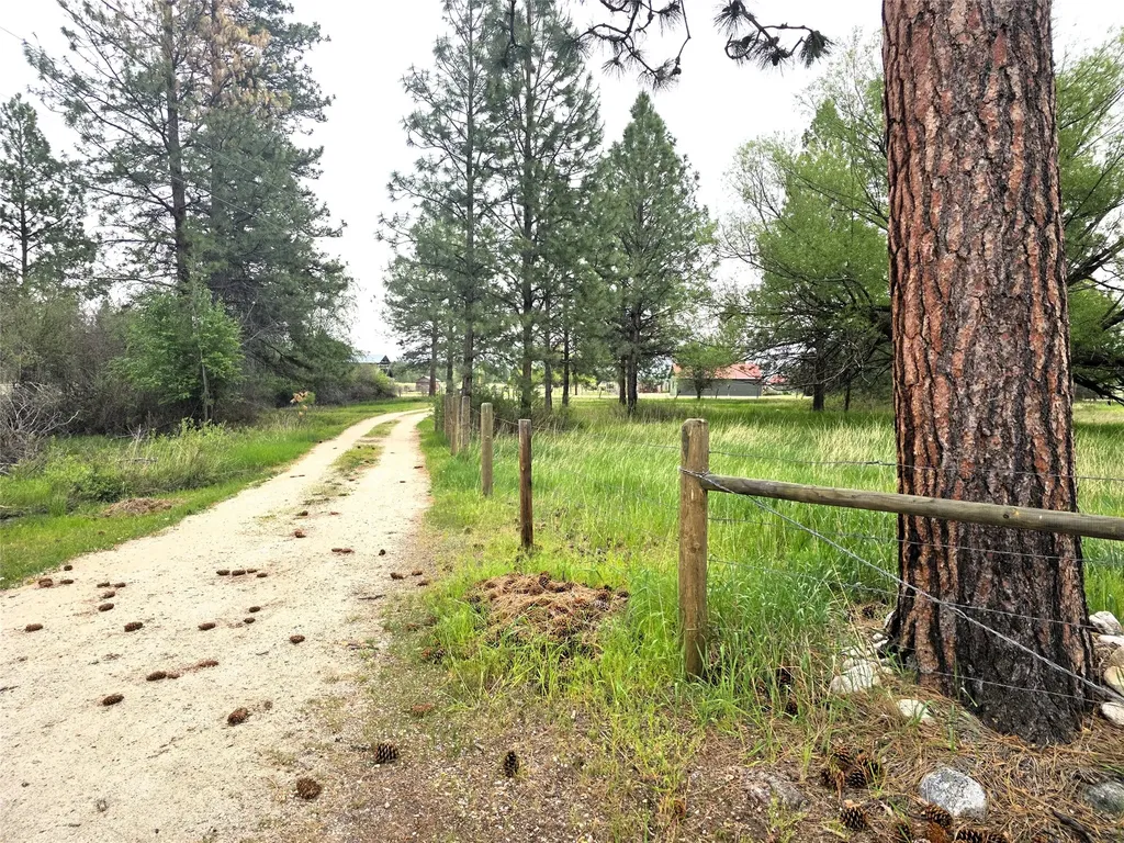 2037 Middle Bear Creek Road Victor MT 59875