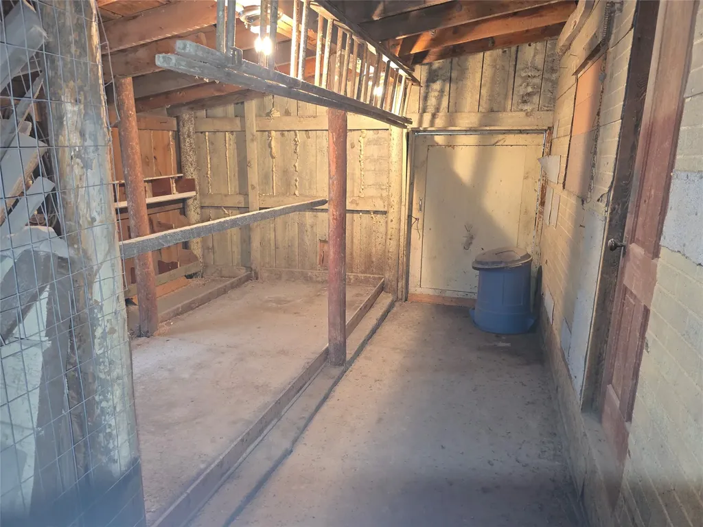 2037 Middle Bear Creek Road Victor MT 59875