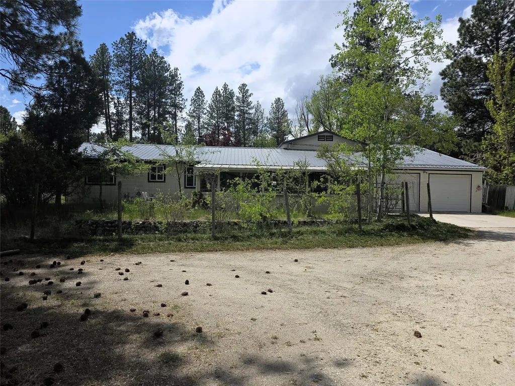 2037 Middle Bear Creek Road Victor MT 59875