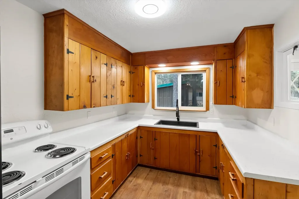4030 Snow Fleury Lane Lincoln MT 59639