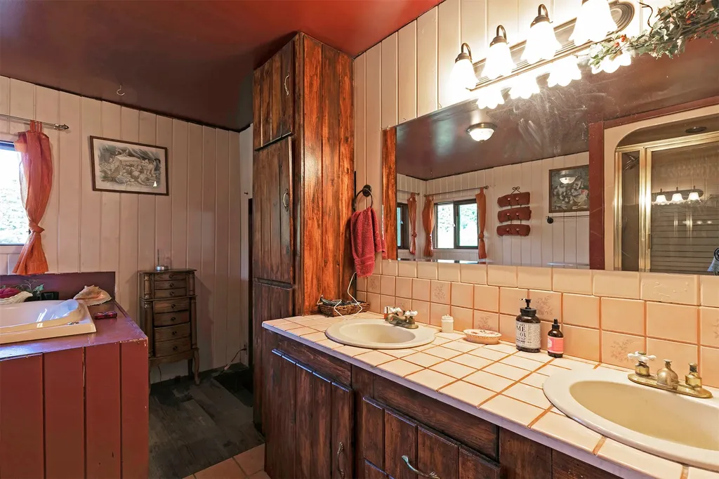158 Trapper Creek Road Darby MT 59829
