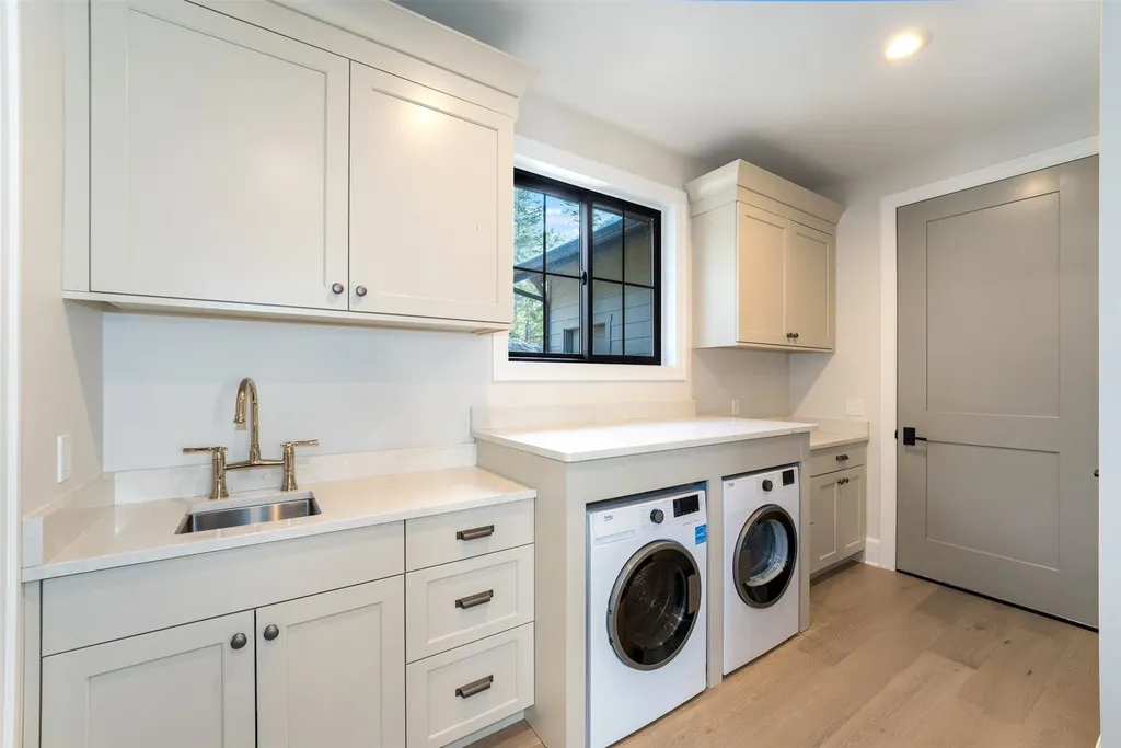 198 Blaine Lakeshore Drive Kalispell MT 59901