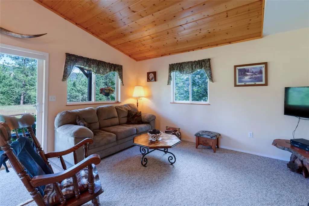 88 High Country Road Plains MT 59859