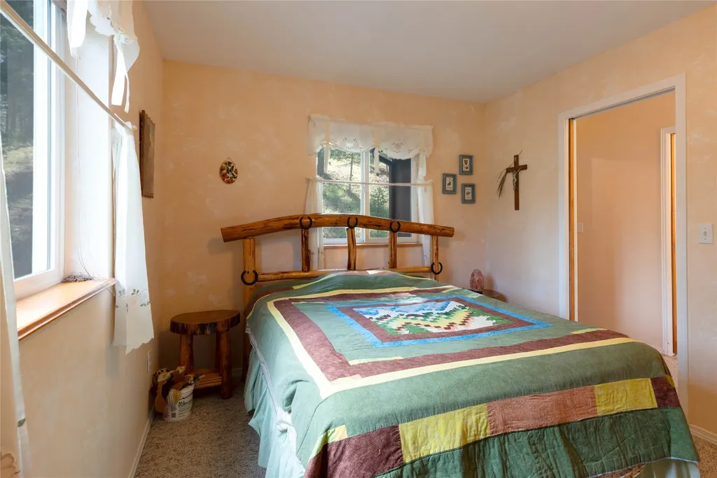 88 High Country Road Plains MT 59859