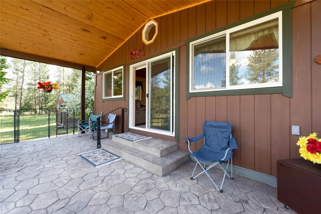 88 High Country Road Plains MT 59859