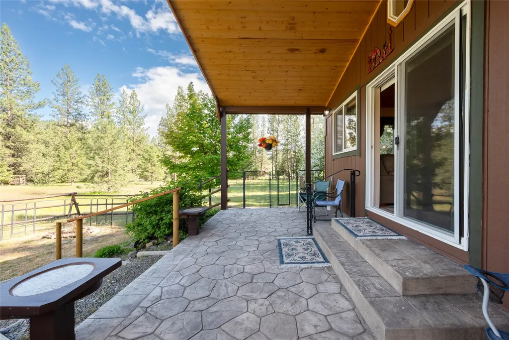 88 High Country Road Plains MT 59859
