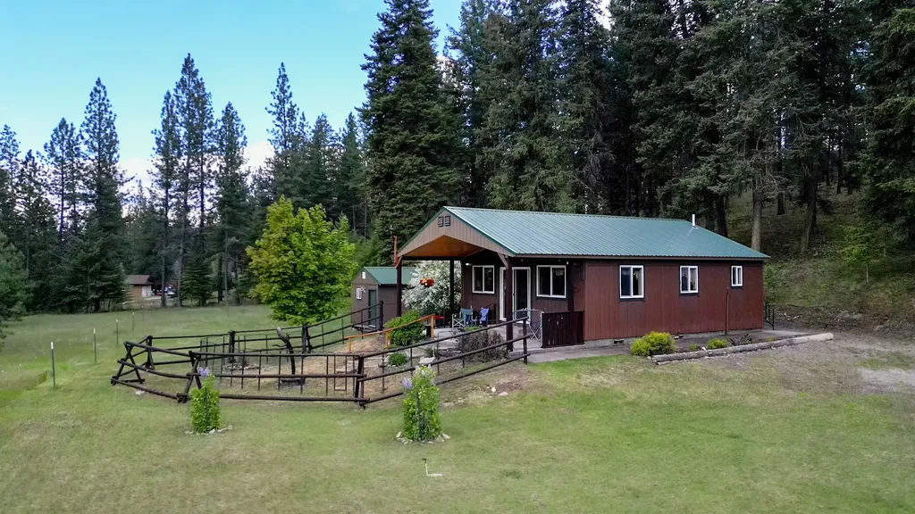 88 High Country Road Plains MT 59859