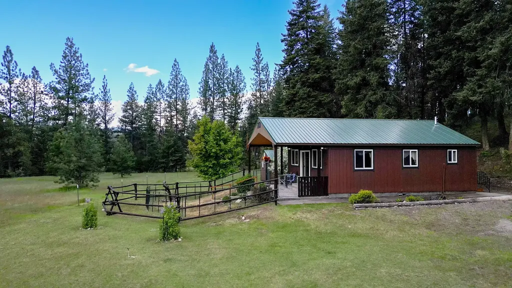 88 High Country Road Plains MT 59859