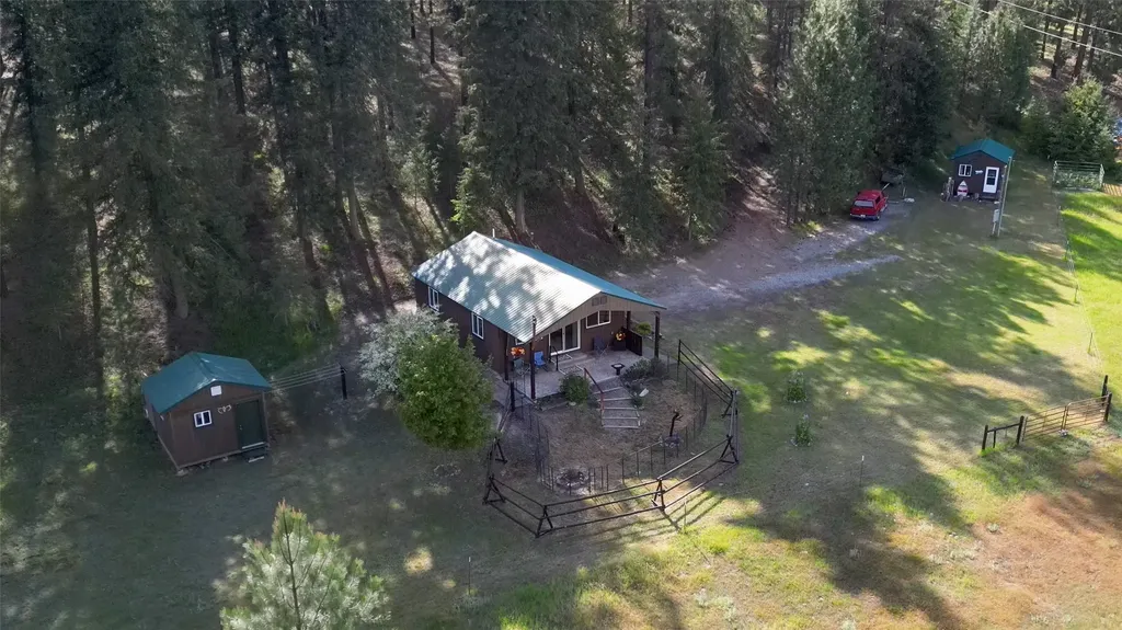 88 High Country Road Plains MT 59859