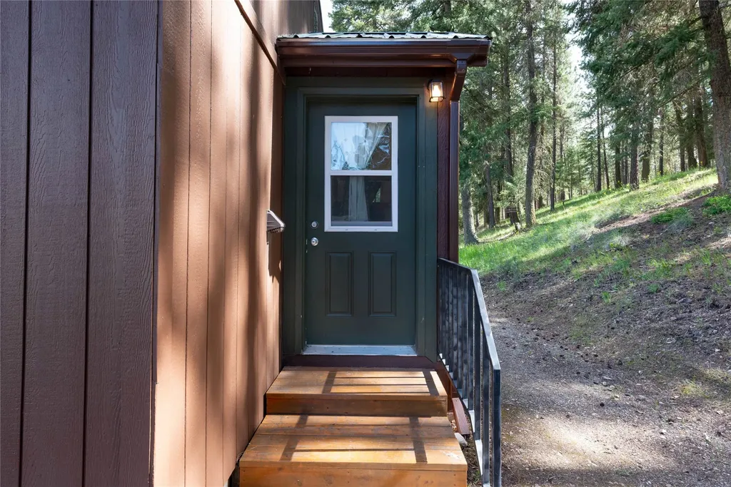 88 High Country Road Plains MT 59859