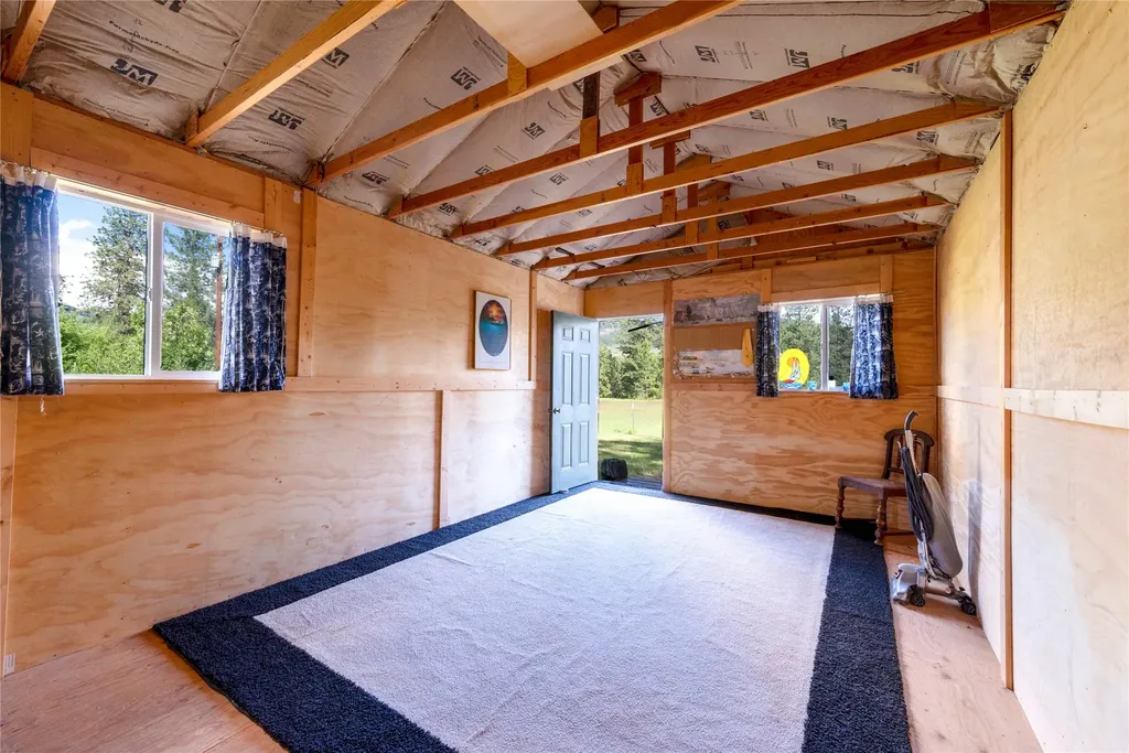 88 High Country Road Plains MT 59859