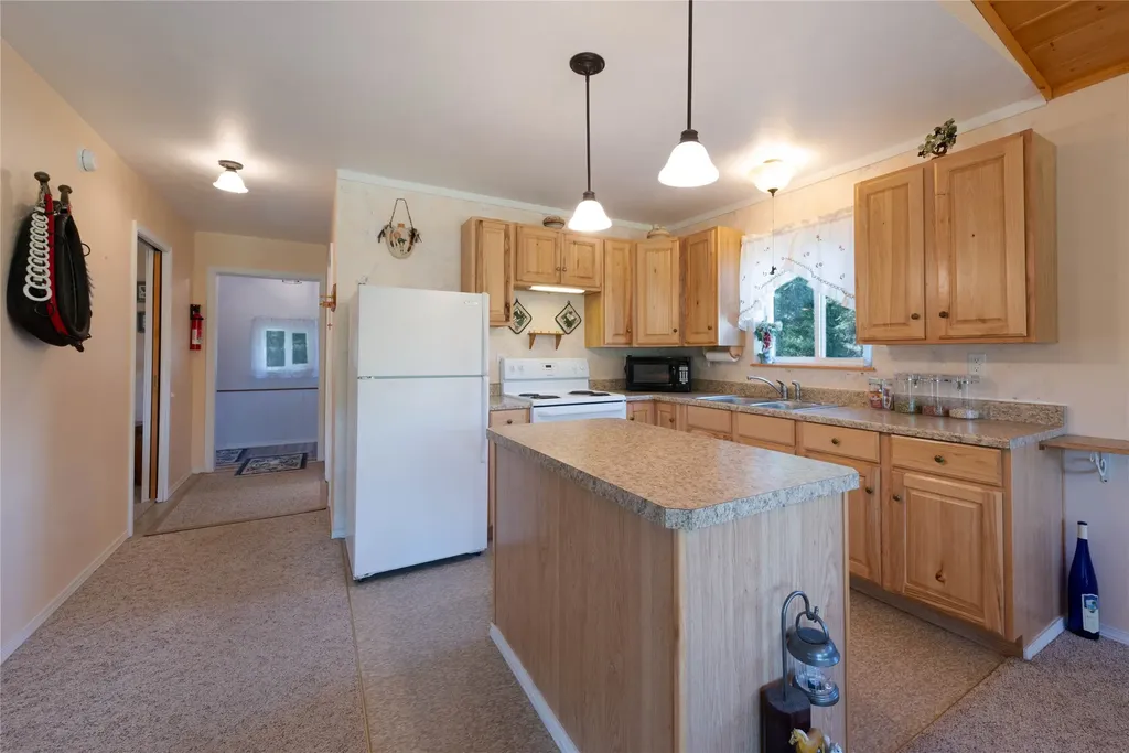 88 High Country Road Plains MT 59859