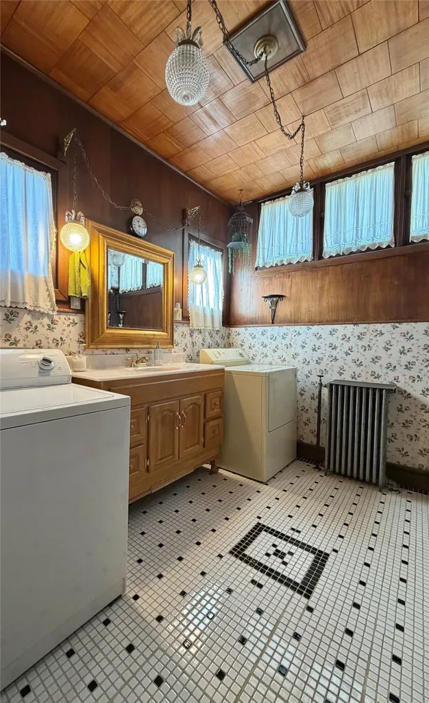 625 N Main Street Butte MT 59701