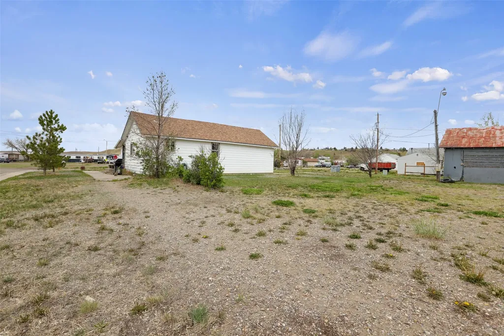 407 Liberty Avenue Shelby MT 59474