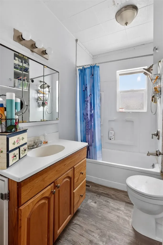 407 Liberty Avenue Shelby MT 59474
