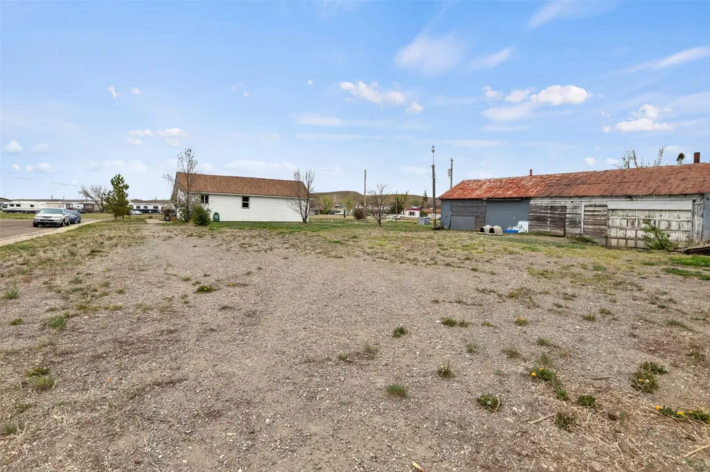 407 Liberty Avenue Shelby MT 59474