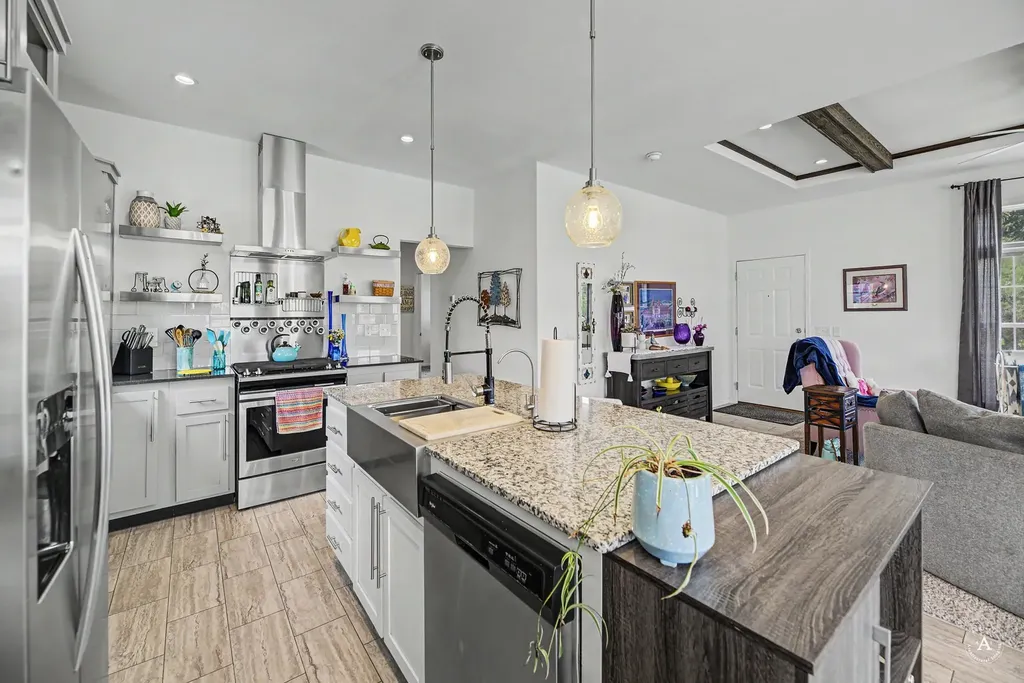 8 Bessler Road Clancy MT 59634