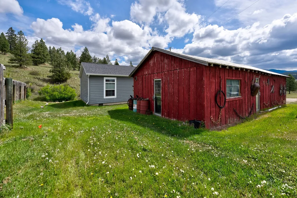 8 Bessler Road Clancy MT 59634