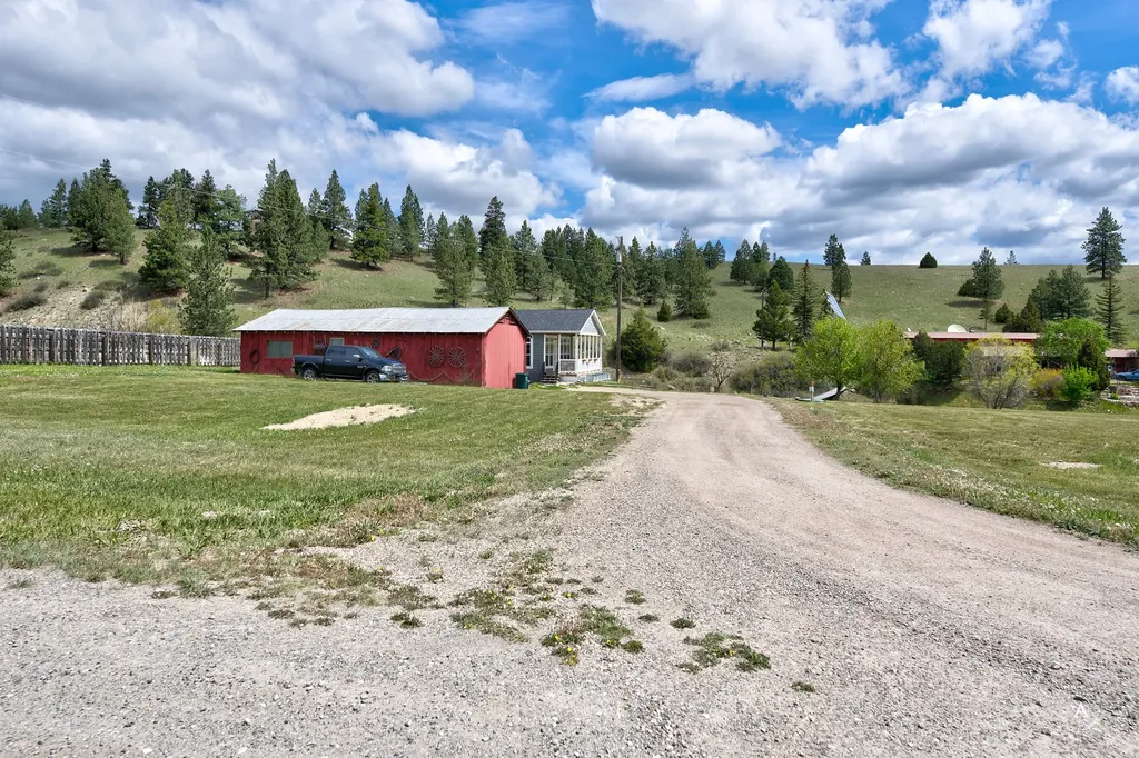 8 Bessler Road Clancy MT 59634