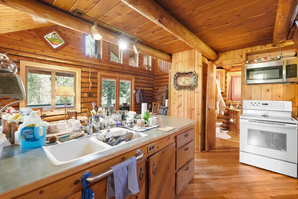 566 Remicks Road Condon MT 59826