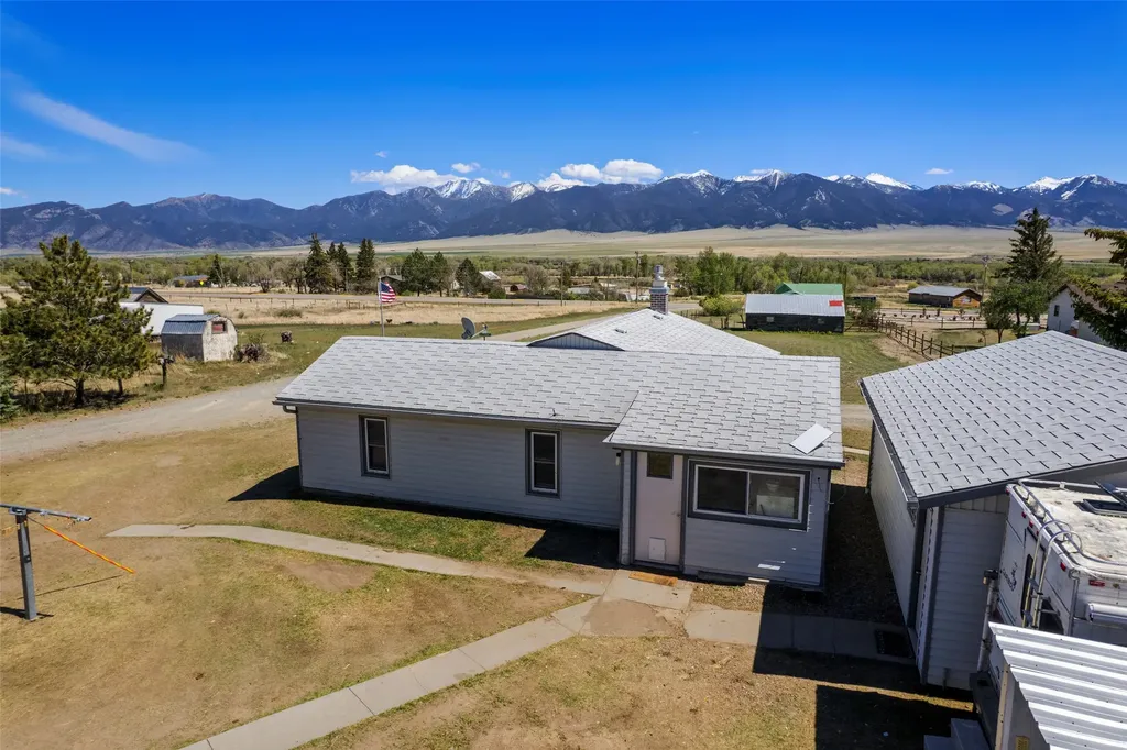 2 Blackman St Blackman Silver Star MT 59751