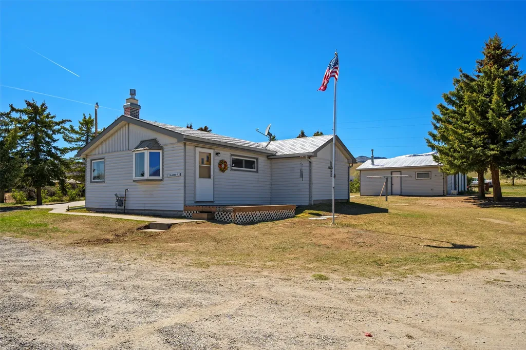 2 Blackman St Blackman Silver Star MT 59751