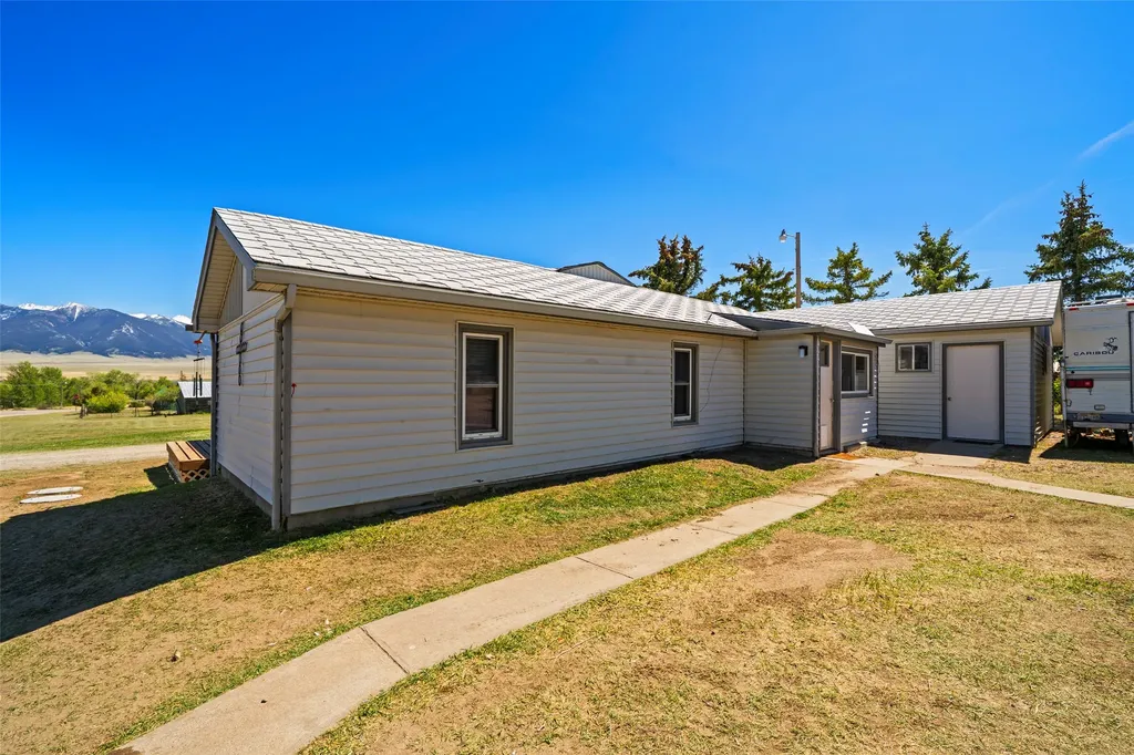 2 Blackman St Blackman Silver Star MT 59751