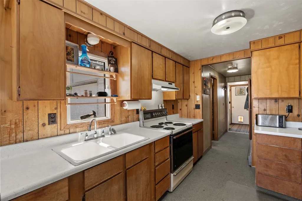2 Blackman Street Silver Star MT 59751