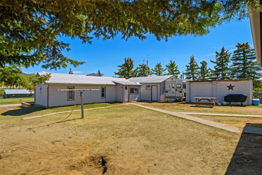 2 Blackman Street Silver Star MT 59751