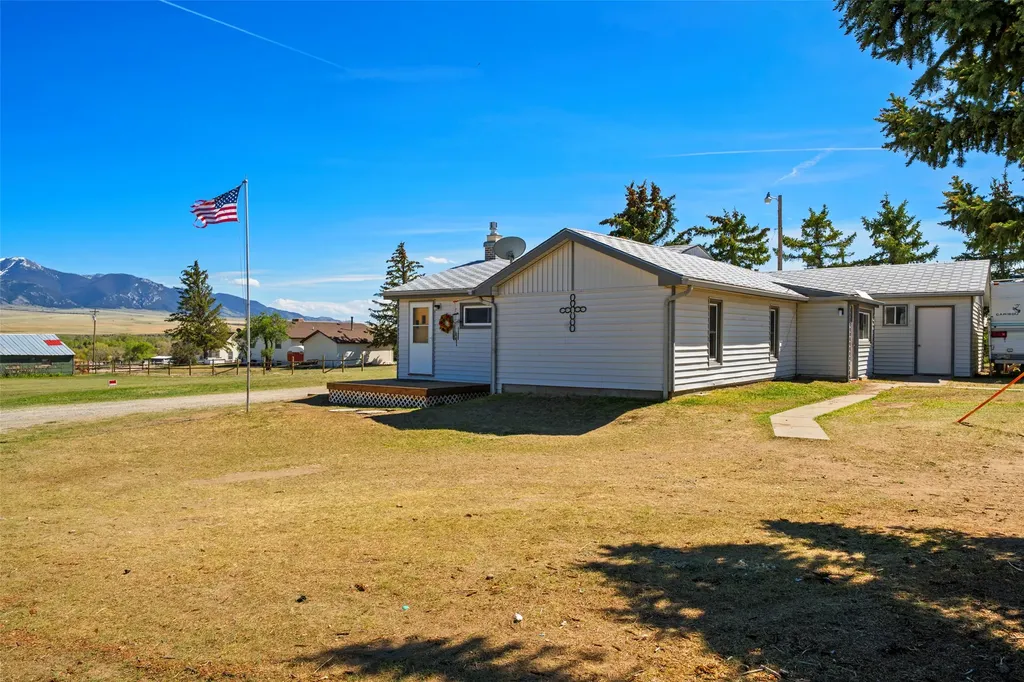 2 Blackman St Blackman Silver Star MT 59751