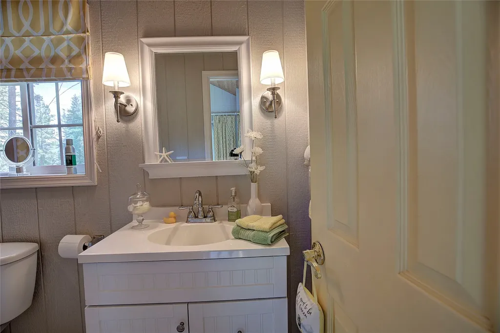 29696 Swallows Lane Polson MT 59860