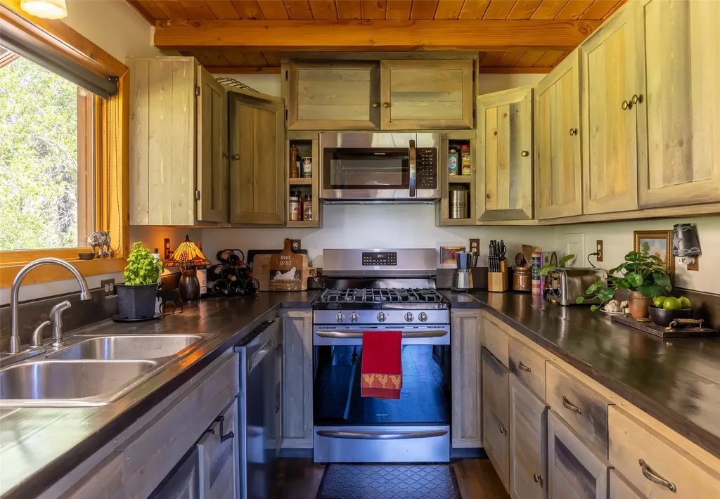 1253 Rock Creek Road Philipsburg MT 59858