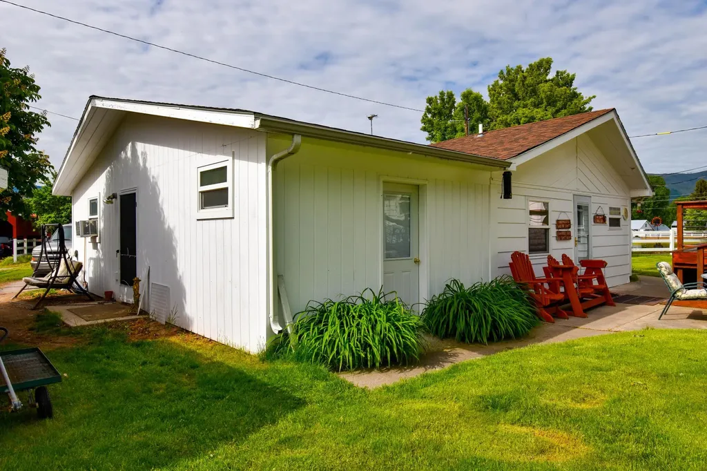 29 River Road W Plains MT 59859